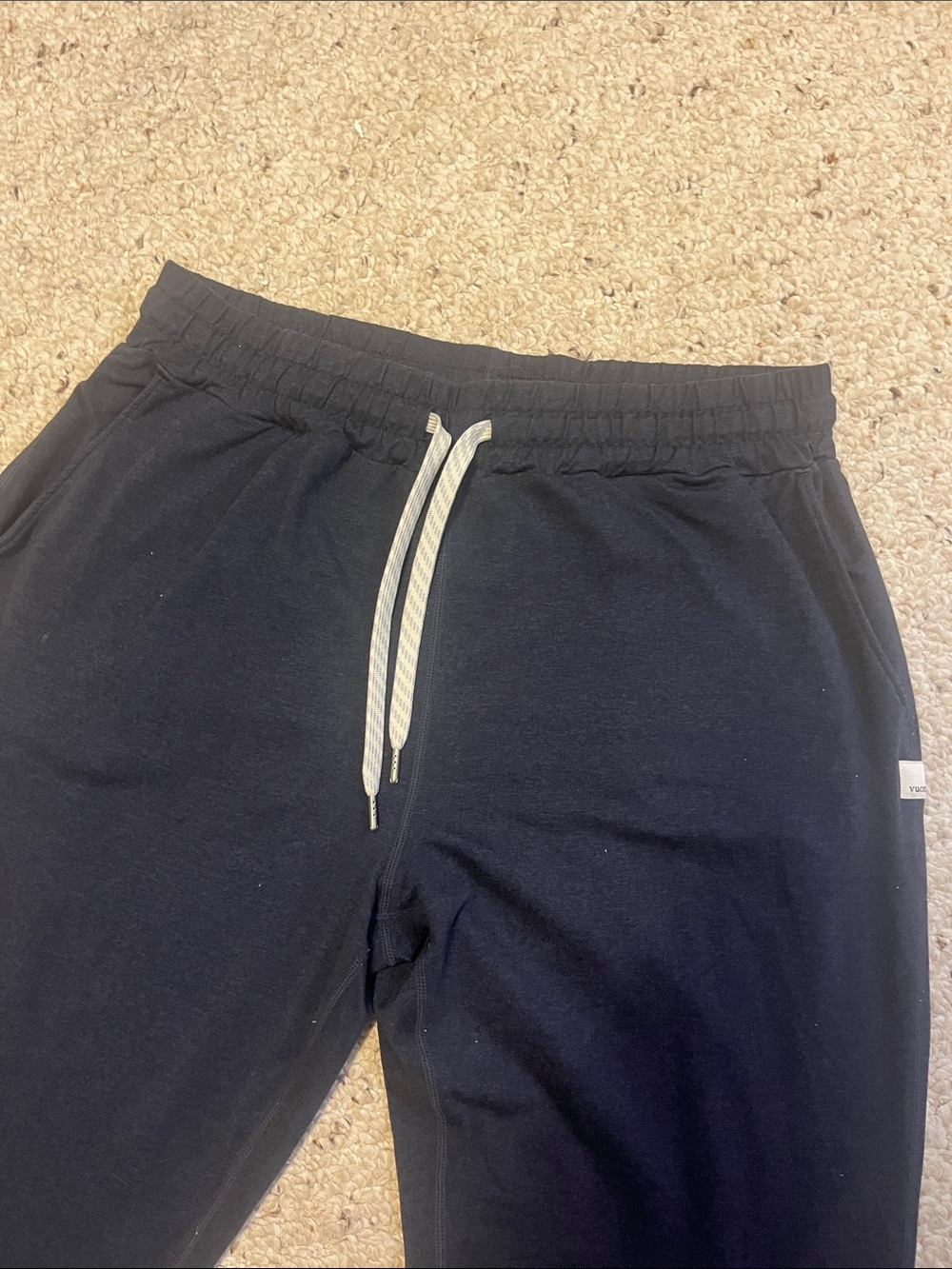 Vuori women’s joggers - Picture 4 of 4